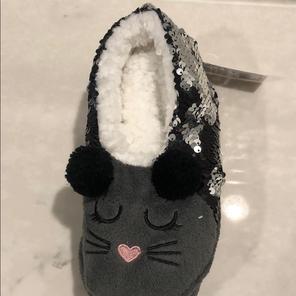 Slippers - Picture 2 of 2